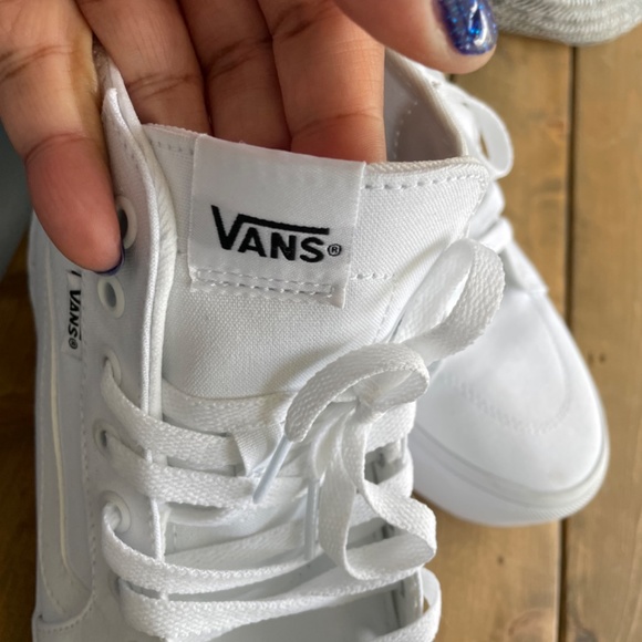 Vans - Picture 6 of 12